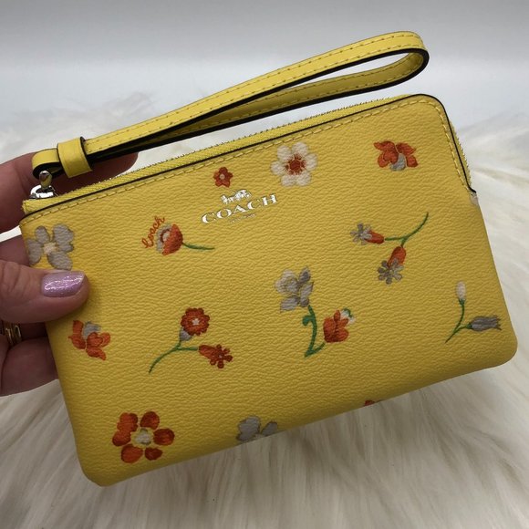 Meet your Posher, Claudia - Picture 13 of 16